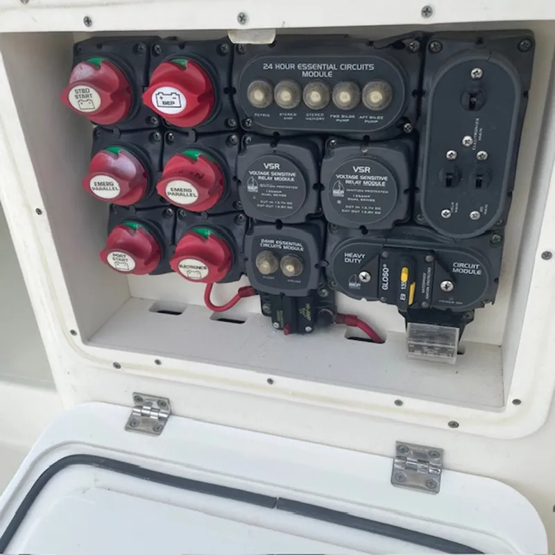 Slide: The Image of Pursuit 3370 Offshore 2005 - 8437066
