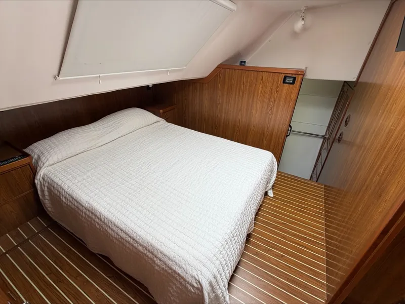 Slide: The Image of Endeavour Catamaran Corp 44 2014 - 8437500