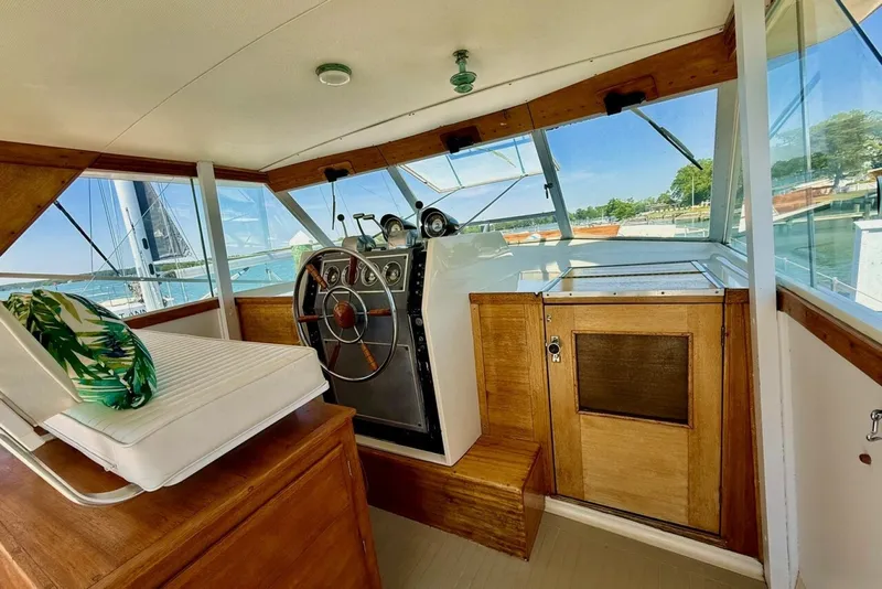 Slide: The Image of Chris-Craft 47 Commander 1967 - 8437722