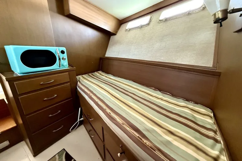 Slide: The Image of Chris-Craft 47 Commander 1967 - 8437743
