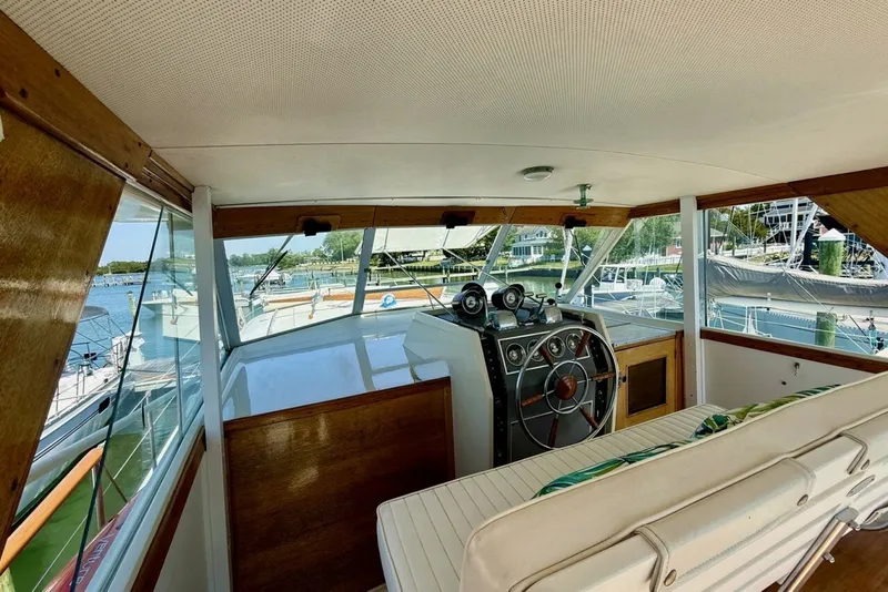 Slide: The Image of Chris-Craft 47 Commander 1967 - 8437721