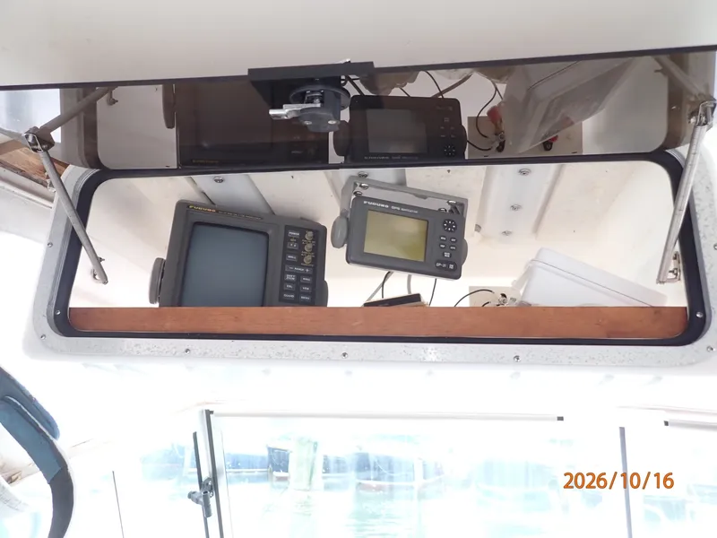 Slide: The Image of 26' Shamrock helm overhead electronics - 8438030