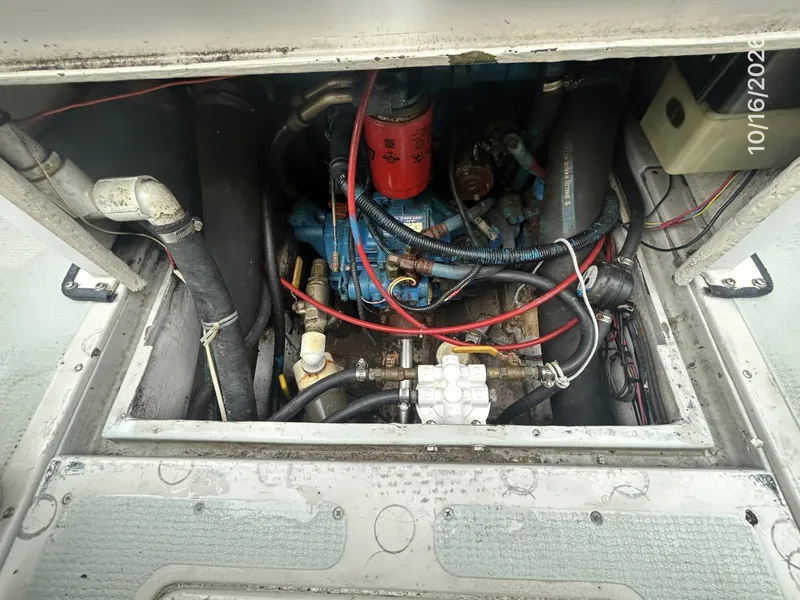 Slide: The Image of 26' Shamrock gearbox access - 8438023
