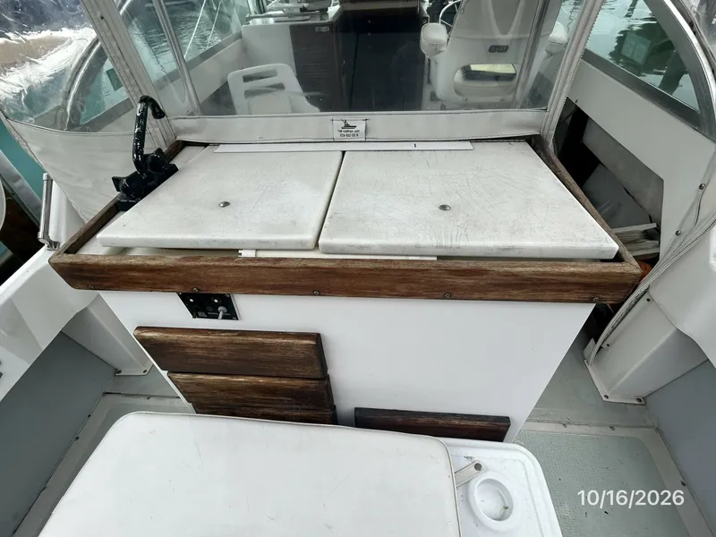 Slide: The Image of 26' Shamrock cockpit sink-livewell-storage - 8438020