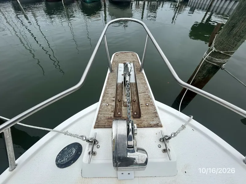 Slide: The Image of 26' Shamrock anchor windlass3 - 8437994