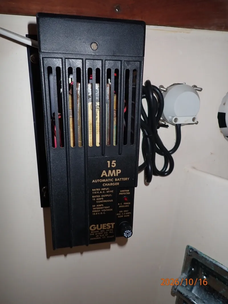 Slide: The Image of 26' Shamrock battery charger - 8437997