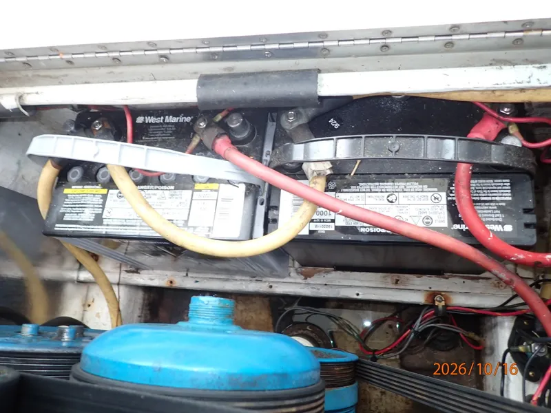 Slide: The Image of 26' Shamrock batteries - 8437996