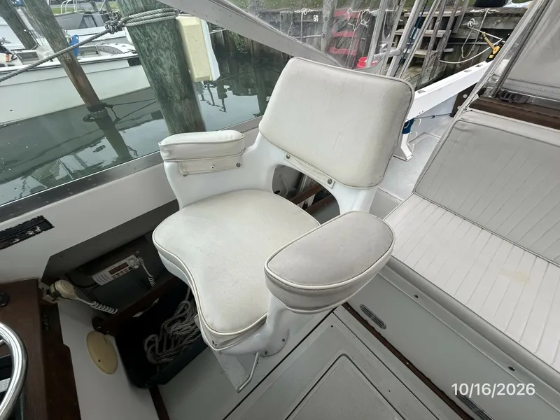 Slide: The Image of 26' Shamrock helmseat - 8438033