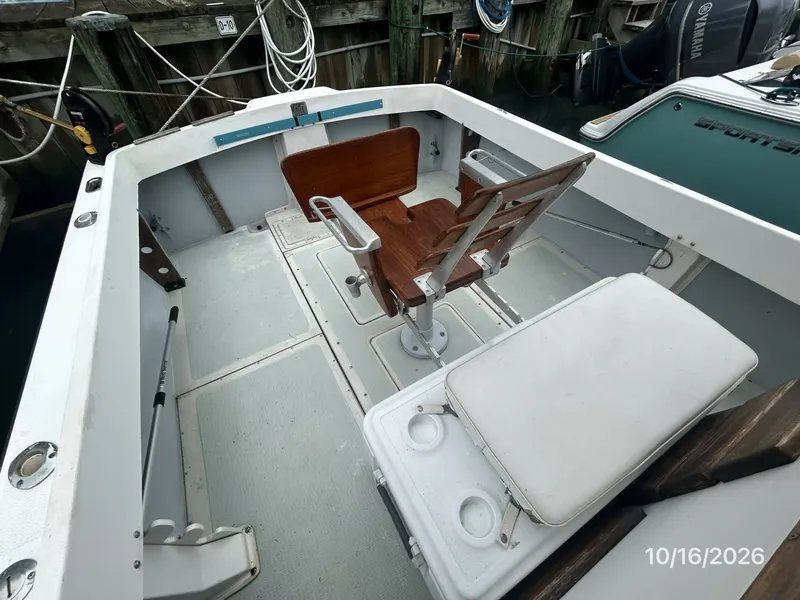 Slide: The Image of 26' Shamrock cockpit aft - 8437999