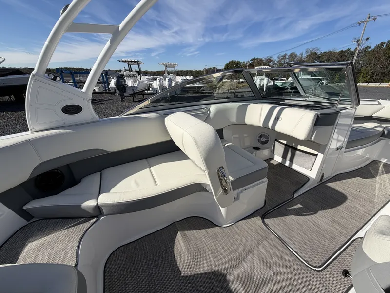 Slide: The Image of Cobalt 220S 2018 - 8438108
