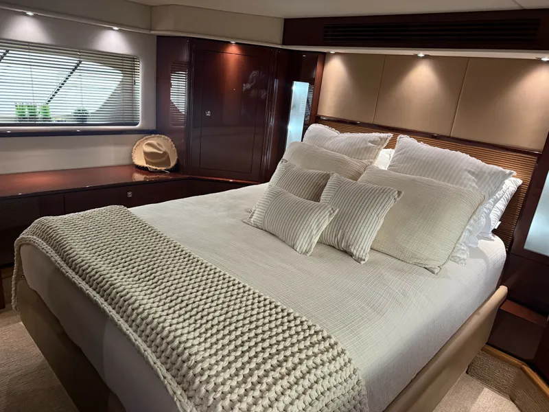 Slide: The Image of Sea Ray 580 Sundancer 2013 - 8504760