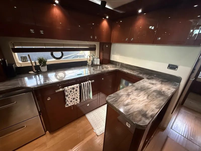 Slide: The Image of Sea Ray 580 Sundancer 2013 - 8504775