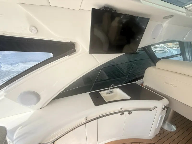 Slide: The Image of Sea Ray 580 Sundancer 2013 - 8504739