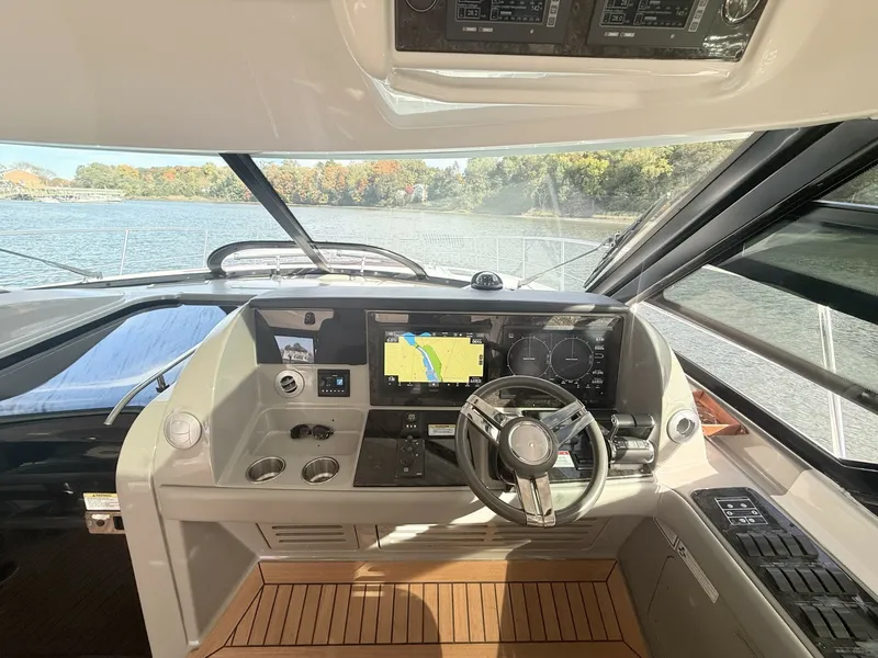 Slide: The Image of Sea Ray 580 Sundancer 2013 - 8504756