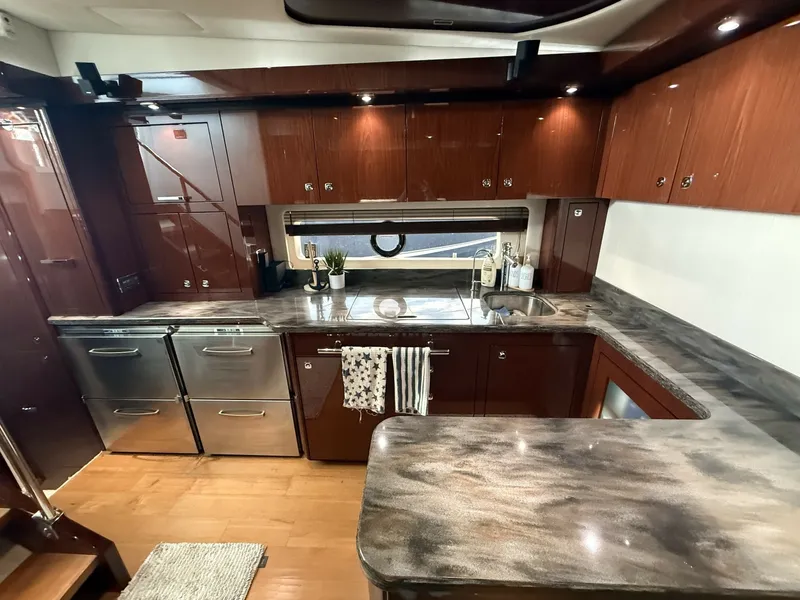 Slide: The Image of Sea Ray 580 Sundancer 2013 - 8504769