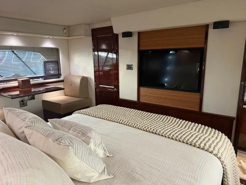 Slide: The Image of Sea Ray 580 Sundancer 2013 - 8504764