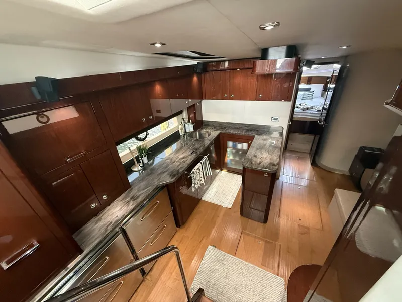 Slide: The Image of Sea Ray 580 Sundancer 2013 - 8504767
