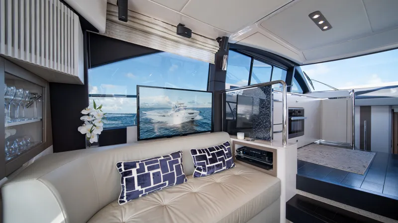 Slide: The Image of Azimut 50 Flybridge 2020 - 8673618