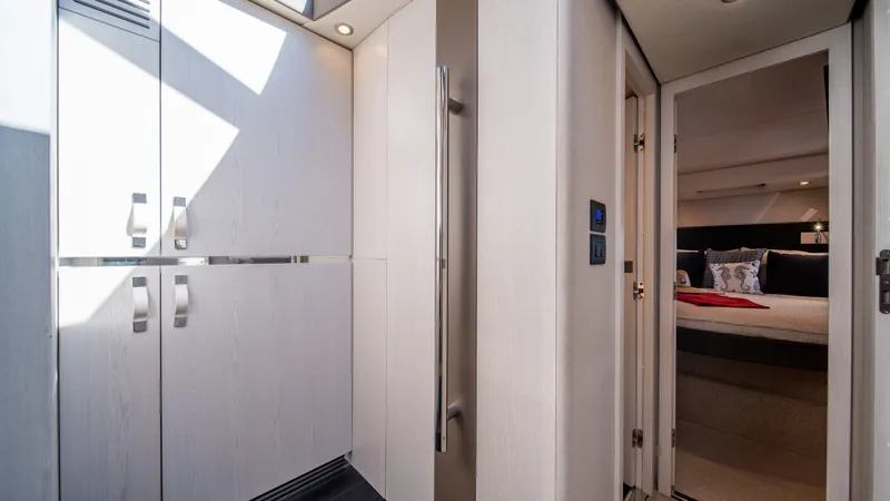 Slide: The Image of Azimut 50 Flybridge 2020 - 8673625