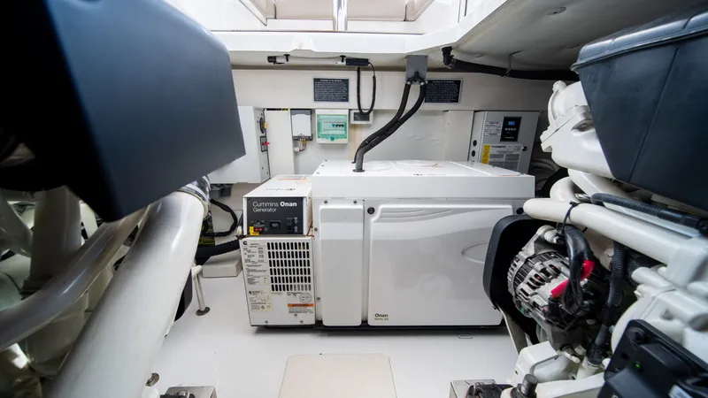 Slide: The Image of Azimut 50 Flybridge 2020 - 8673637