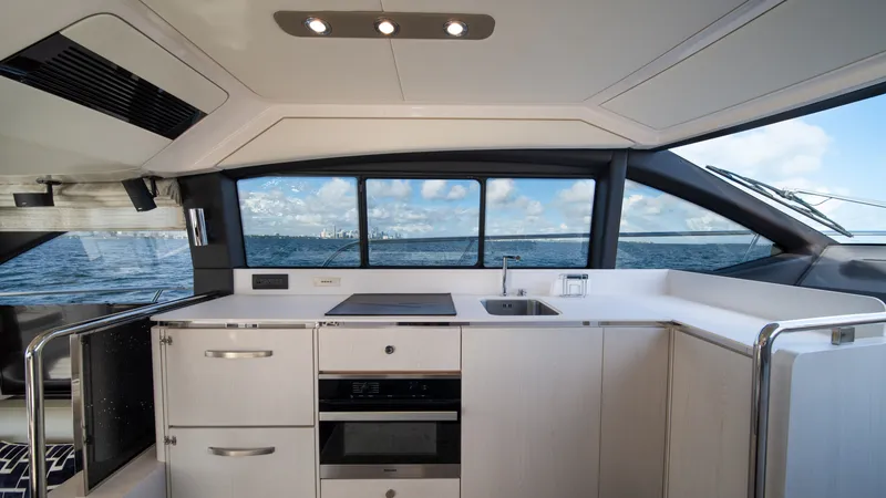 Slide: The Image of Azimut 50 Flybridge 2020 - 8673622