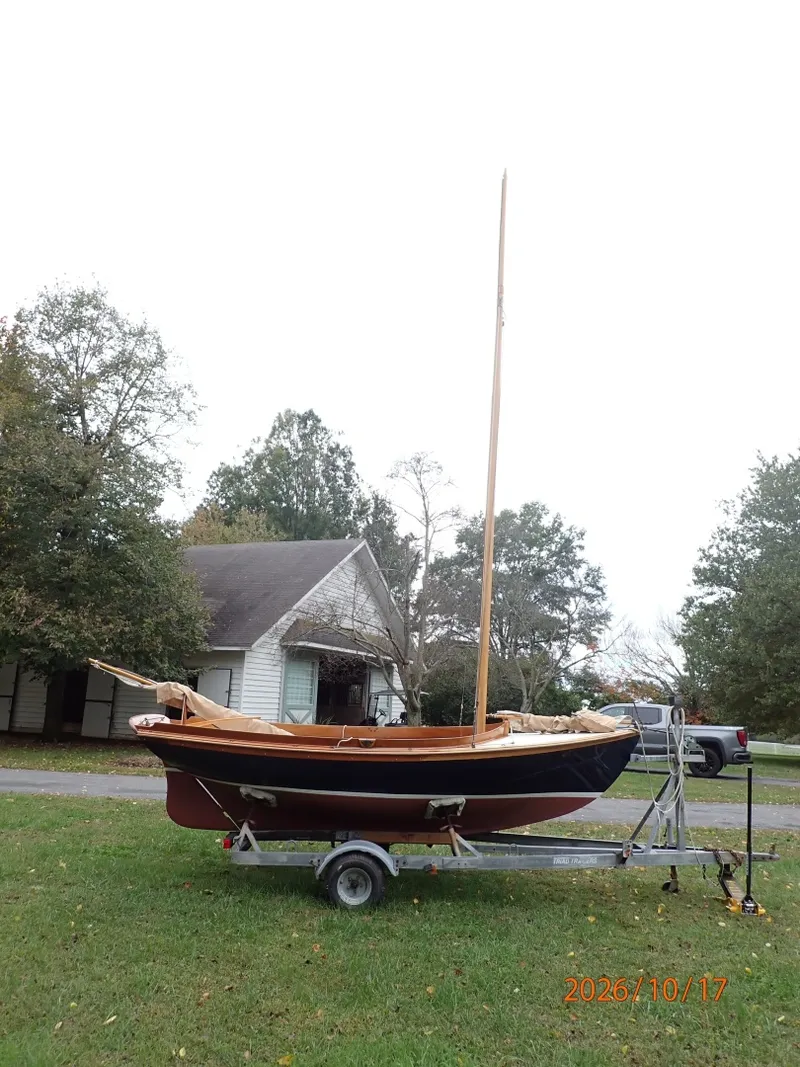 Slide: The Image of Haven 12.5 starboard profile - 8509787