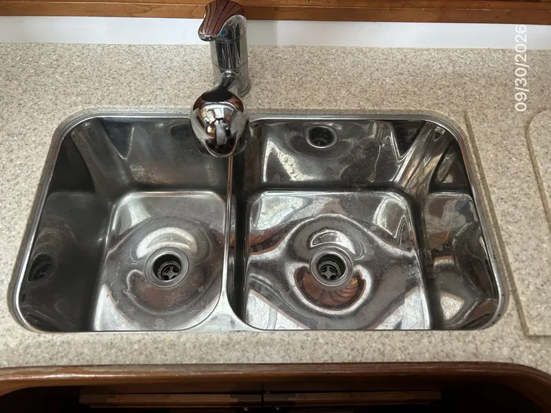 Slide: The Image of 42' Sabre galley sinks - 8509874