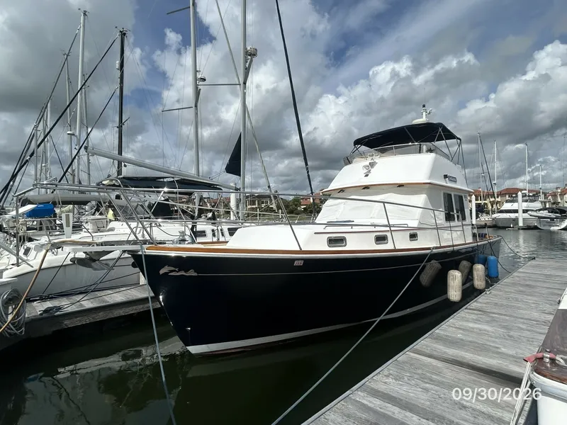 Slide: The Image of 42' Sabre port forward profile - 8509893