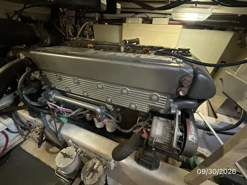 Slide: The Image of 42' Sabre port main engine - 8509894