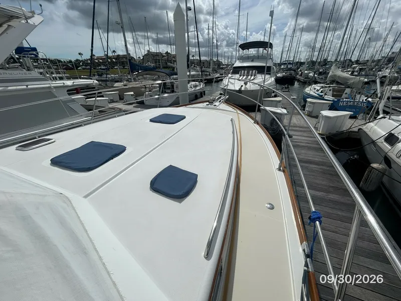 Slide: The Image of 42' Sabre foredeck2 - 8509869