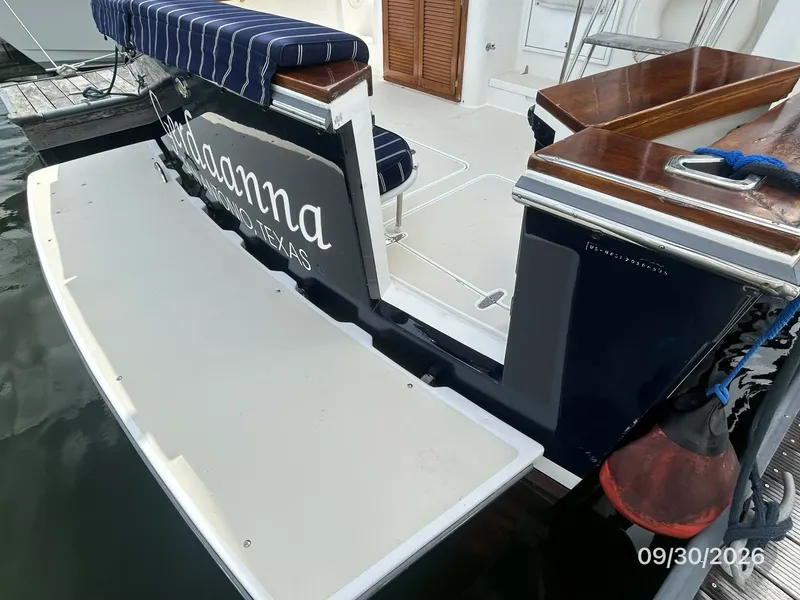 Slide: The Image of 42' Sabre swimplatform - 8509910