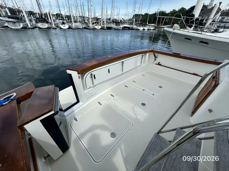 Slide: The Image of 42' Sabre cockpit2 - 8509832