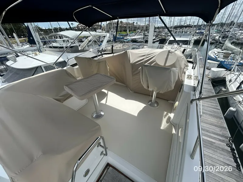 Slide: The Image of 42' Sabre flybridge covered - 8509850