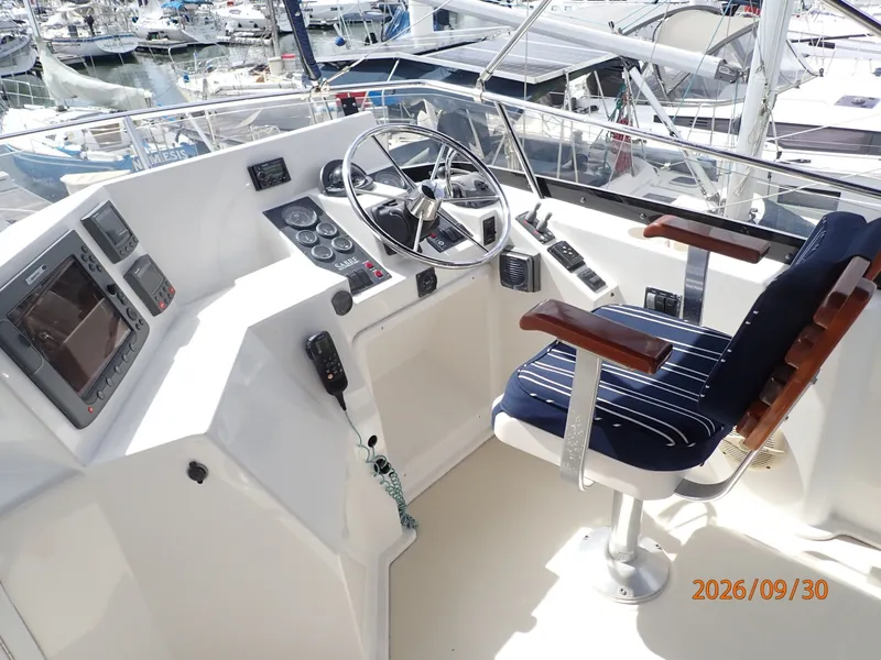 Slide: The Image of 42' Sabre flybridge helm1 - 8509853