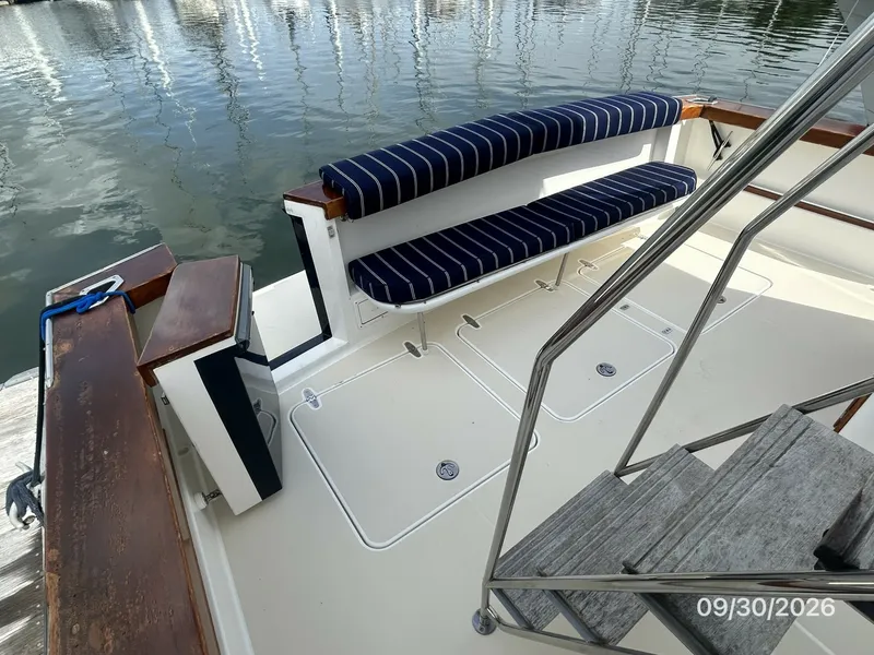 Slide: The Image of 42' Sabre cockpit3 - 8509833