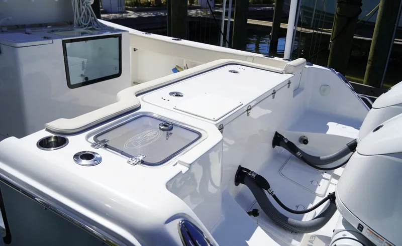Slide: The Image of Sea Hunt Gamefish 30FS 2024 - 8509933