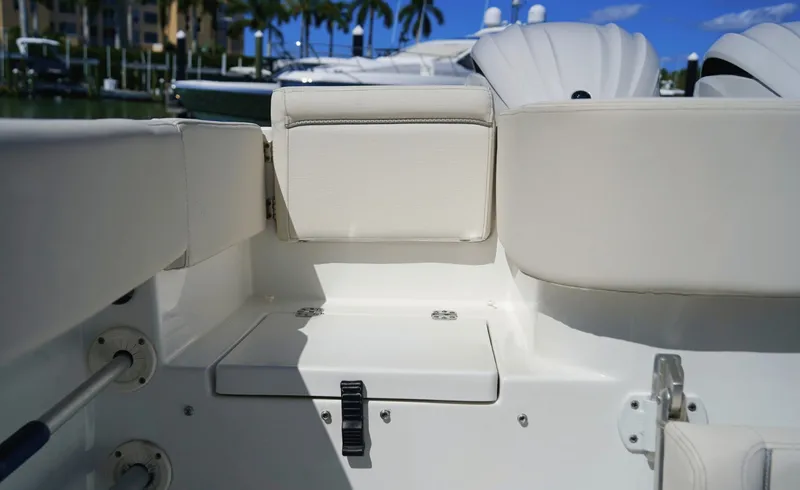 Slide: The Image of Sea Hunt Gamefish 30FS 2024 - 8509945