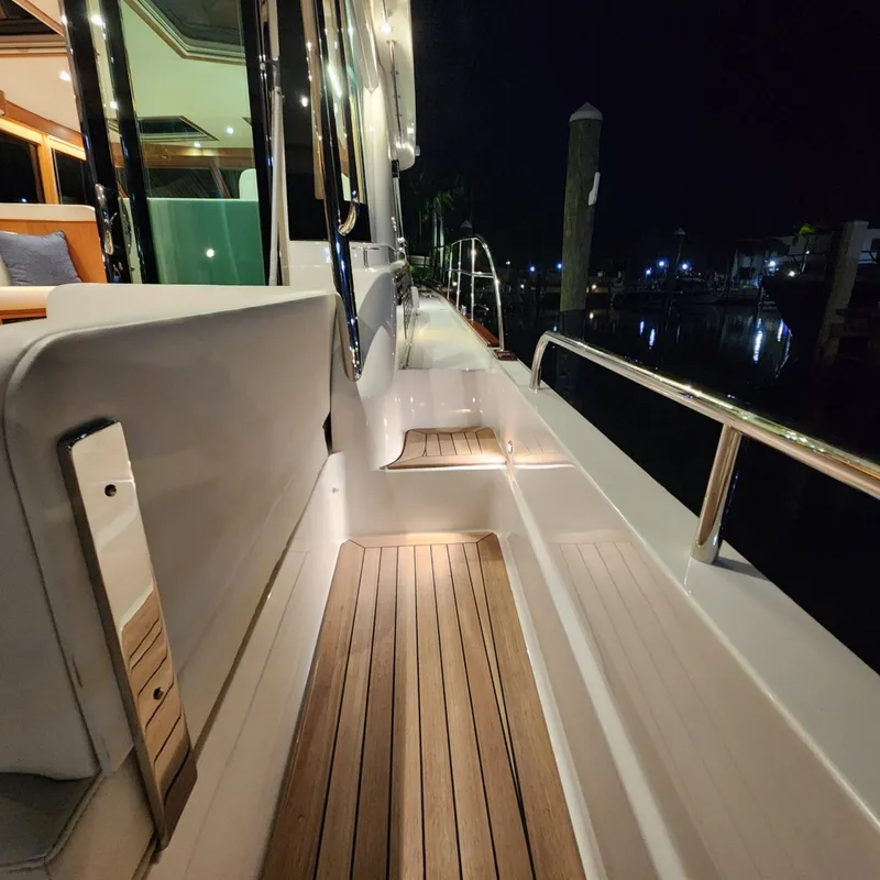 Slide: The Image of Sabre 51 Salon Express 2027 - 8510111