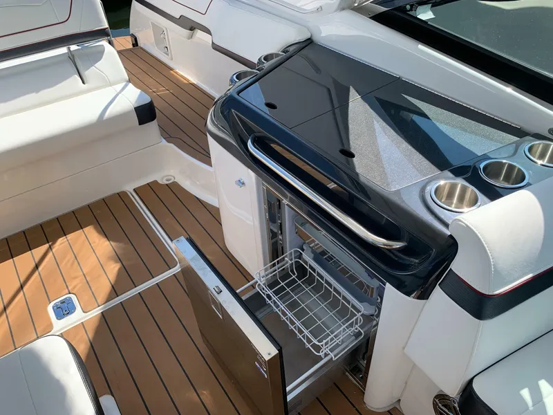 Slide: The Image of Formula 350 Crossover Bowrider OB 2021 - 8510140