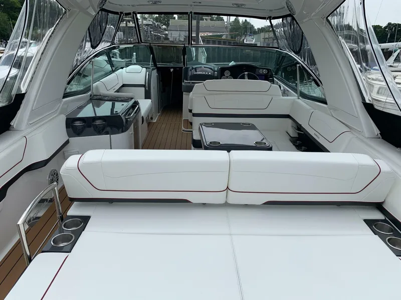 Slide: The Image of Formula 350 Crossover Bowrider OB 2021 - 8510151