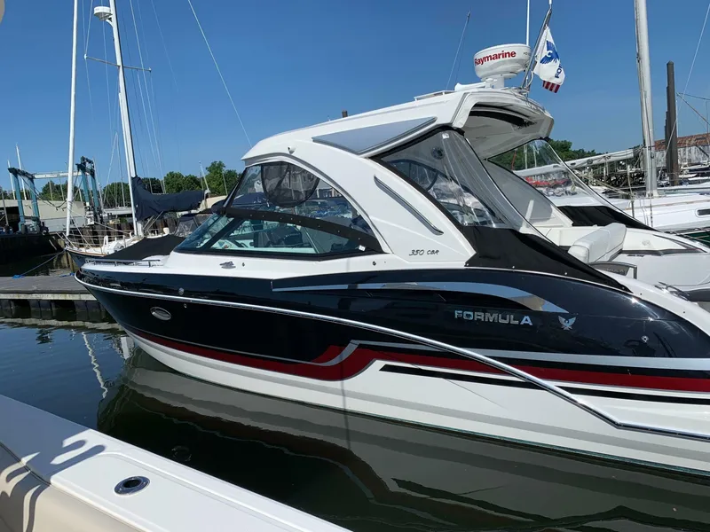 Slide: The Image of Formula 350 Crossover Bowrider OB 2021 - 8510142
