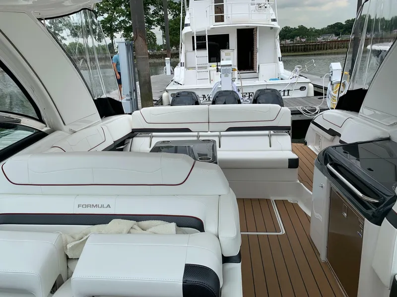 Slide: The Image of Formula 350 Crossover Bowrider OB 2021 - 8510135