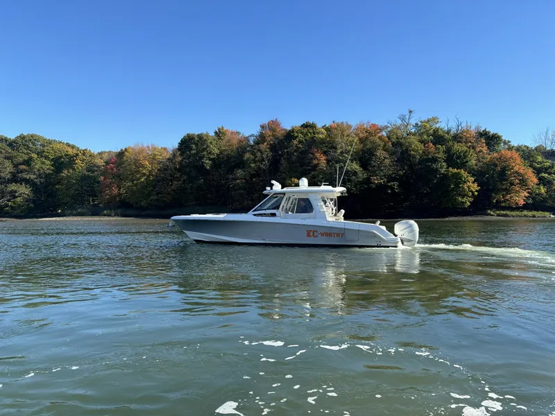Slide: The Image of Boston Whaler 350 Realm 2018 - 8510162