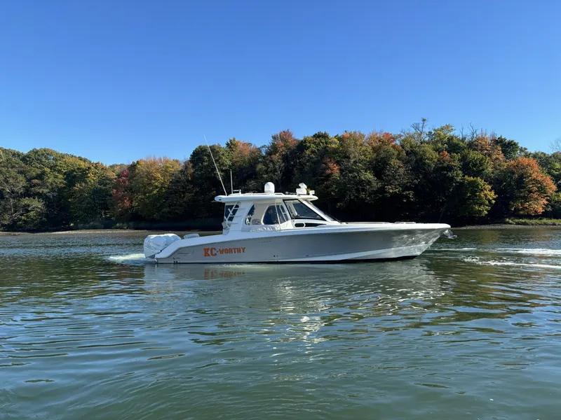 Slide: The Image of Boston Whaler 350 Realm 2018 - 8510166