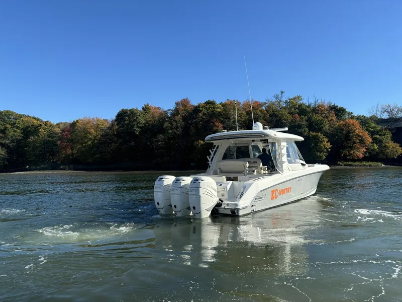 Slide: The Image of Boston Whaler 350 Realm 2018 - 8510161