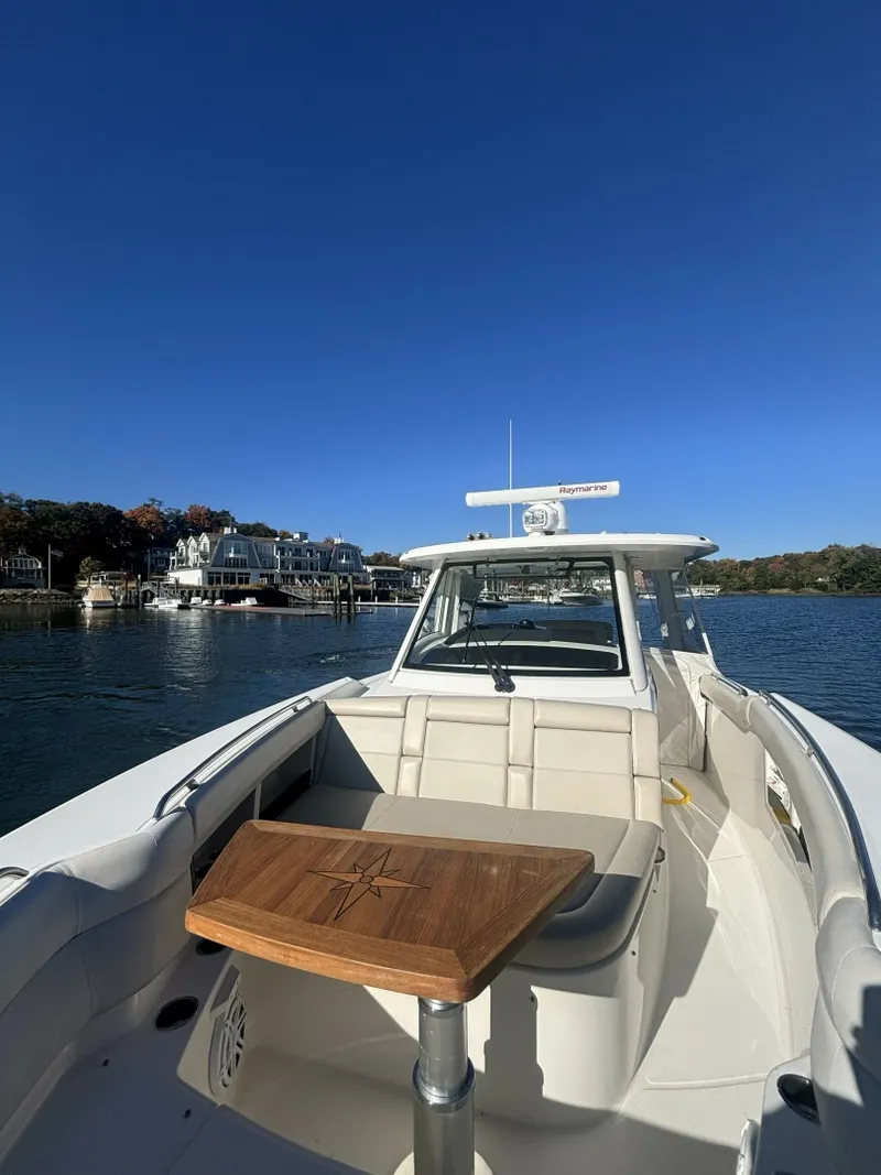 Slide: The Image of Boston Whaler 350 Realm 2018 - 8510187
