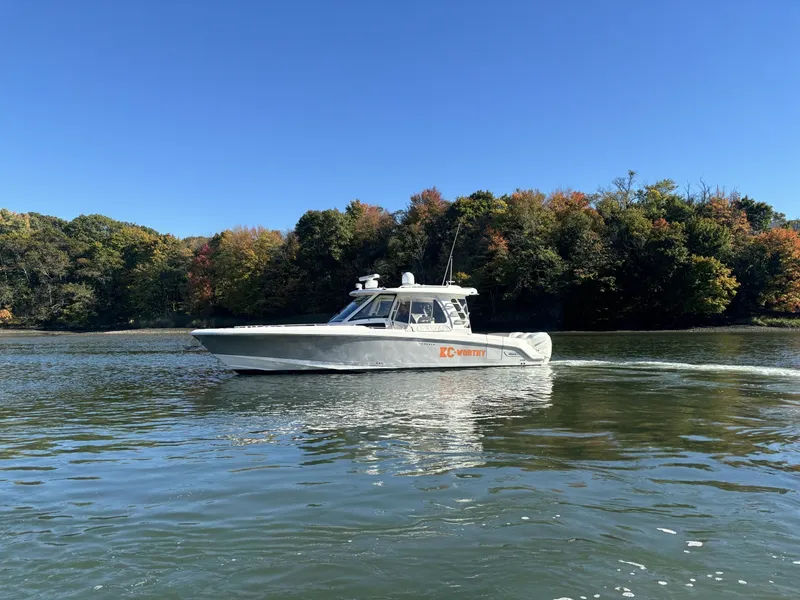 Slide: The Image of Boston Whaler 350 Realm 2018 - 8510163