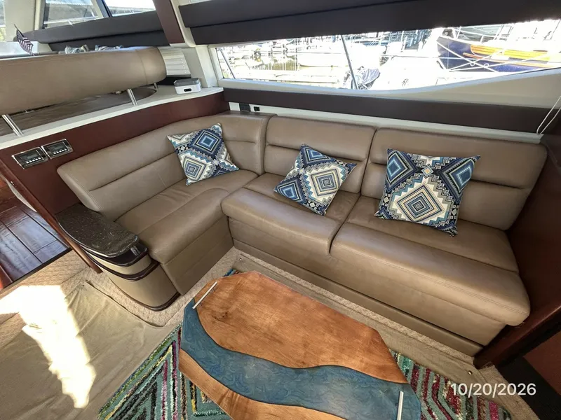 Slide: The Image of Meridian 441 salon starboard seating - 8598510