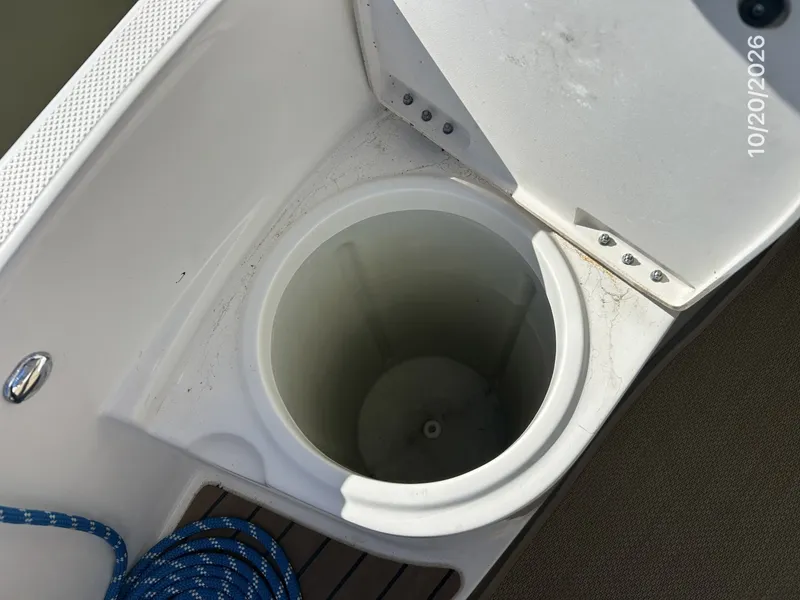 Slide: The Image of Meridian 441 aftdeck port fender storage - 8598445