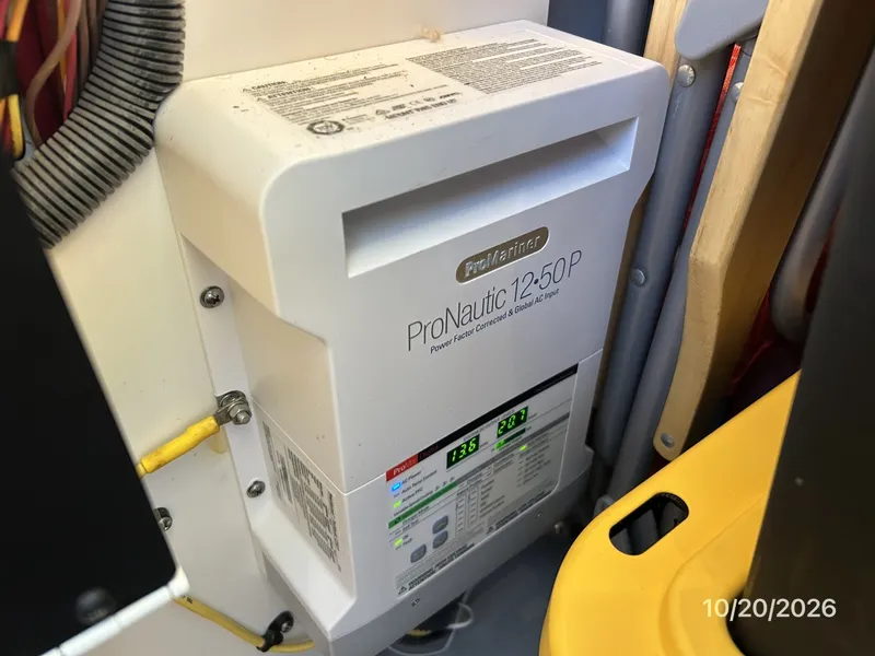 Slide: The Image of Meridian 441 battery charger1 - 8598455